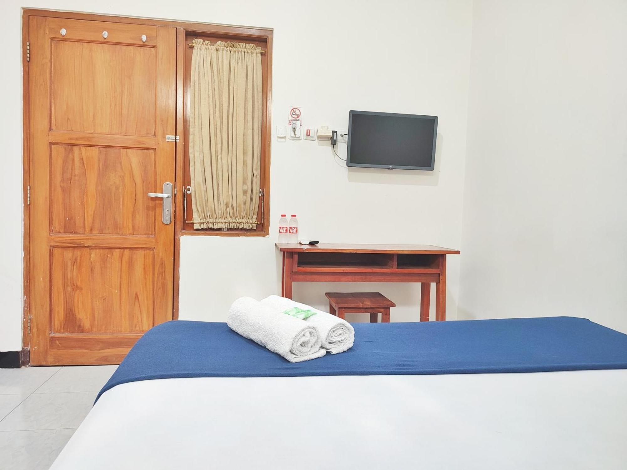 Happy Syariah Hotel Near Jombor Mitra Reddoorz Sleman  Exterior foto