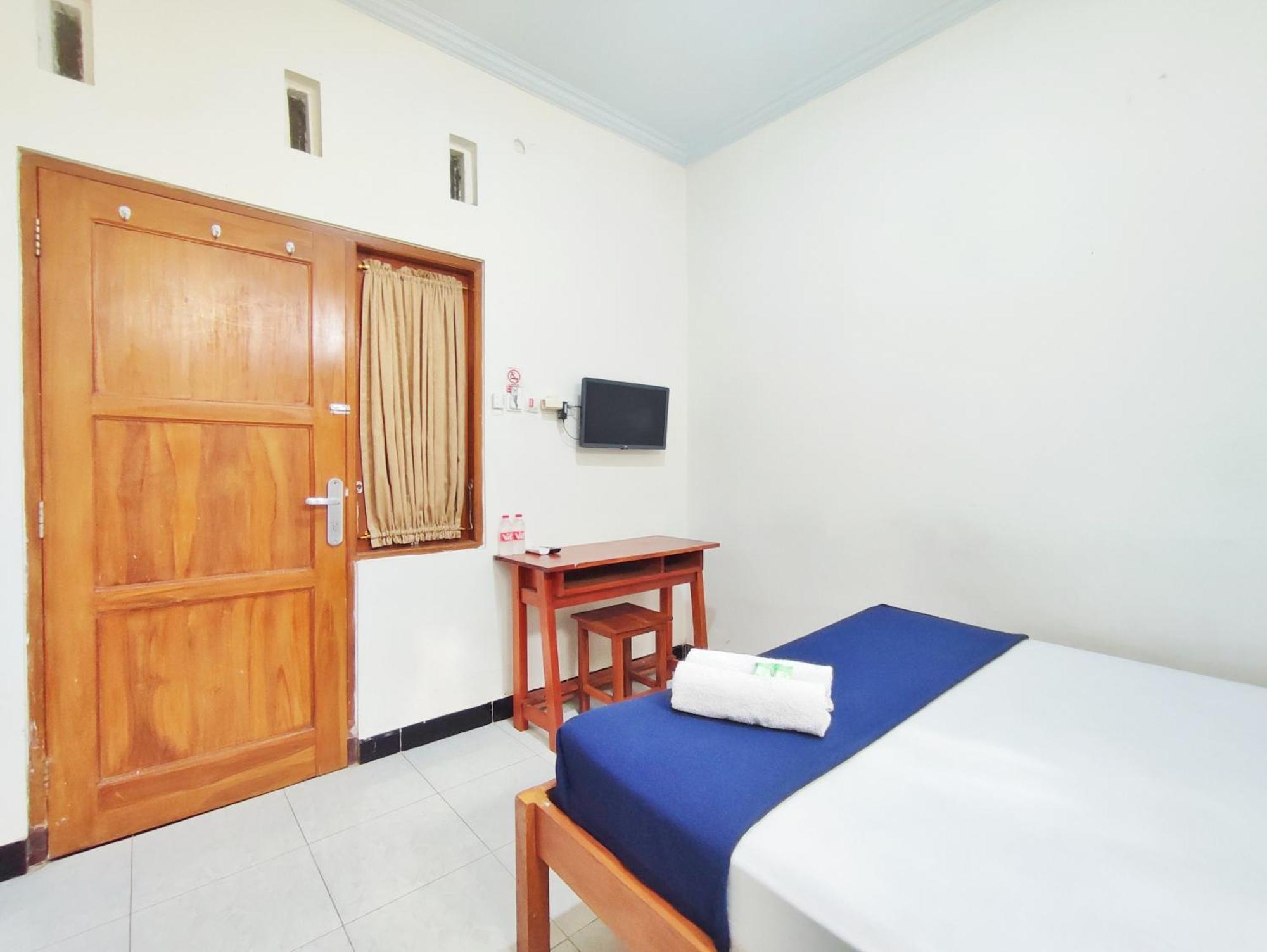 Happy Syariah Hotel Near Jombor Mitra Reddoorz Sleman  Exterior foto